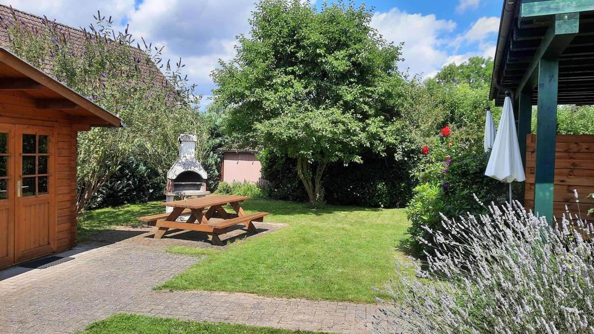 Ferienhaus Sasse Ferienwohnungen Mit Garten & Grill Molschow エクステリア 写真